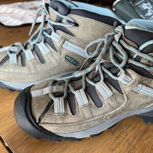 Keen Hiking boots Size 7.5